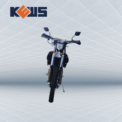 Schwarzes Motorrad dem Euro in des Goldaufkleber-300CC 4 Motorräder NC300S auf Straßen-Schmutz-Fahrrädern