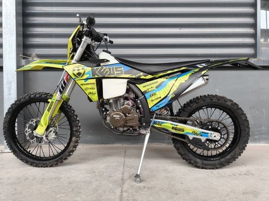 Offroad-Performance mit KEWS 176fmn YB300H Viertakt Enduro K23