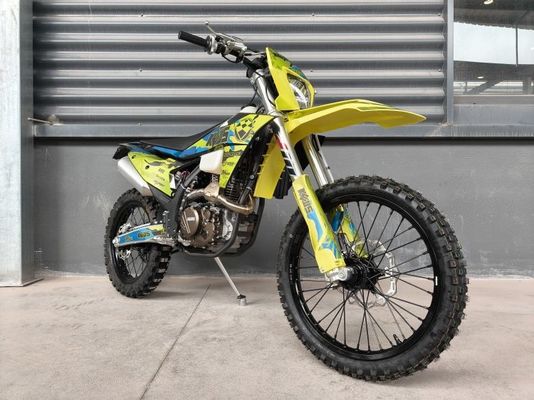 Offroad-Performance mit KEWS 176fmn YB300H Viertakt Enduro K23