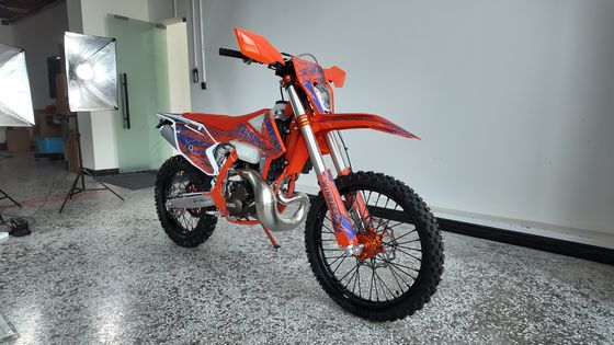 K16 MT250 Off-Road Motorcycle with Single-Cylinder 2-Stroke Engine and 250ml Displacement